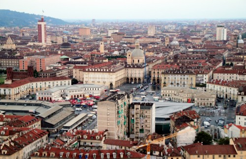 Commercio a “due velocità”: Torino soffre ma le difficoltà maggiori sono in provincia