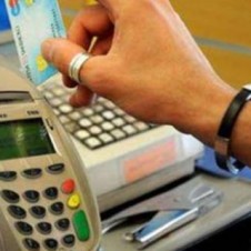 Confesercenti: “Pos, per commercio e turismo aggravio da 1,5 miliardi l’anno”