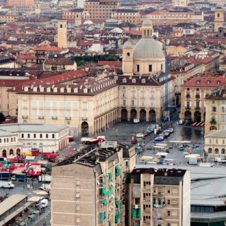 Coronavirus, le nuove limitazioni stabilite dal governo non coinvolgono il commercio a Torino e in Piemonte