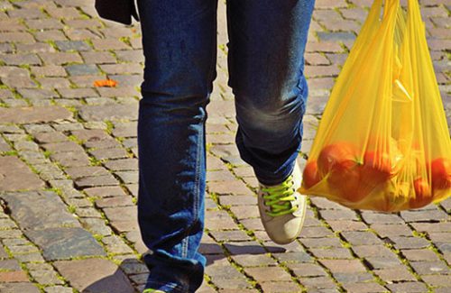 Commercio, Confesercenti: “I consumi rallentano, negozi mai così male dal 2013”