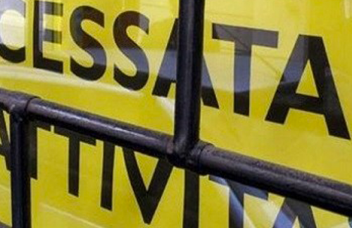 In 10 anni spariti 100mila negozi. Confesercenti: “Deregulation, crisi e calo della spesa stanno distruggendo gli esercizi di vicinato. Ora il governo apra una nuova fase”
