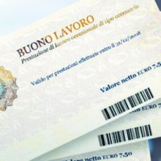 Lavoro, Confesercenti: “Bene Di Maio su reintroduzione dei voucher, ma che sia prima della fine dell’estate. Nel turismo ci sarebbero occasioni per 10mila lavoratori”