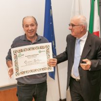 La Faib premia Gianni Nettis. Assemblea dell’organizzazione dei benzinai: “Rete in crisi. Chiusi 4mila impianti, 10mila senza contratto o precari”