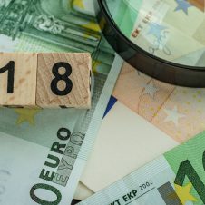 Pil, Istat: fermo nel terzo trimestre, su anno +0,8%. Pesa la sfiducia, anche i consumi rallentano. Confesercenti: “Serve una manovra più orientata alla crescita”.