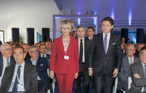 Assemblea Confesercenti, focus sull’economia italiana. Consumi, fisco, Pil, lavoro, tariffe, credito: i numeri e le previsioni