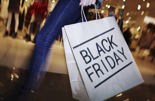 Black Friday, Confesercenti – Swg: “Il rito si consolida. Oltre 16 milioni di italiani pronti a comprare, spesa prevista 1,7 miliardi. Occasione anche per i negozi, ma la bulimia di promozioni rischia di essere controproducente”