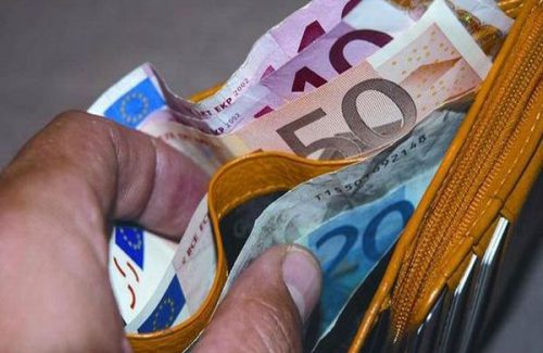 Confesercenti: “Un fondo per la liquidità delle attività commerciali dai risparmi sui buoni pasto dei lavoratori in smart working. E poi si ritorni sui posti di lavoro”