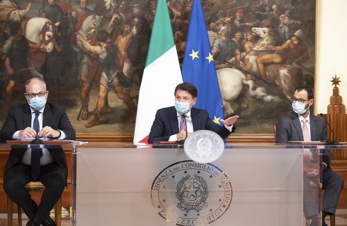 Decreto Ristori Bis, Confesercenti: “Bene l’inserimento degli ambulanti e delle pizzerie al taglio, ma ancora una volta sono stati dimenticati gli agenti di commercio: il governo deve rimediare subito”. Ecco tutte le misure previste dal nuovo provvedimento