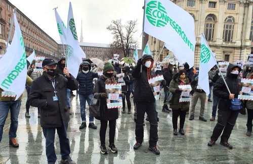 #FateLavorareAncheNoi – La manifestazione dei pubblici esercizi organizzata da Fiepet-Confesercenti: “Riapertura – immediata e senza il limite di orario alle 18 – per le nostre attività”. Ecco le foto