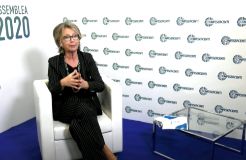 Confesercenti, assemblea nazionale 2020. La relazione della presidente Patrizia De Luise: “A causa del Covid, sono a rischio chiusura 150mila imprese, 80mila nel commercio e 70mila nel turismo, nella somministrazione e nei servizi per circa 450mila posti di lavoro”. Intervista a Rainews24: “Con nuove restrizioni altre perdite per 10 miliardi”