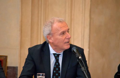 Ristori e sostegni alle aziende, Mauro Bussoni (segretario generale di Confesercenti) ospite di Tg3 FuoriTg: “Finalmente si esce dalla logica dei codici Ateco. C’è bisogno di creare le condizioni affinché le imprese possano resistere e agire al meglio”