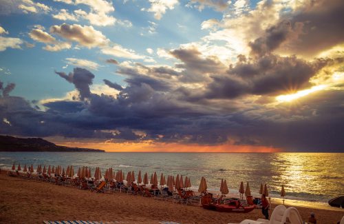Estate, Assoturismo-Cts: “Il turismo riparte, ma i livelli pre-covid restano lontani”