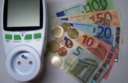 Caro-energia, Confesercenti: “Senza nuovi interventi inflazione al +5,6% prima della fine dell’anno, a rischio 8 miliardi di Pil. Cresce il gettito delle accise sui carburanti (+2,7 miliardi di euro), un tesoretto da usare per tutelare le piccole imprese”