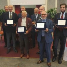 Premio al commercio 2021, ecco i vincitori: “Il giusto mix tra storia e innovazione, che è la vera forza del commercio di prossimità”. Questa mattina in Comune la consegna