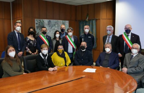 Al via il Distretto diffuso del commercio della Collina Morenica. Confesercenti: “Sinergie e collaborazione per lo sviluppo del territorio e delle attività di prossimità”