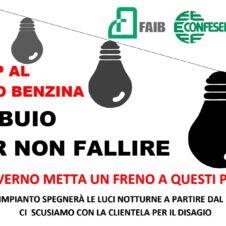 Caro-benzina, da lunedì la protesta dei gestori: impianti carburanti al buio durante le ore notturne. Faib-Confesercenti: “Categoria allo stremo, costi alle stelle e margini invariati. Necessario intervenire sulle accise”. Ecco il cartello da esporre sull’impianto