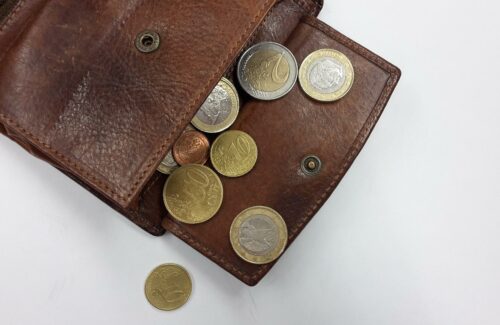 Prezzi, stime Istat: a dicembre +0,1% su base mensile e +1,3% su base annua. Confesercenti: “Niente inflazione sotto l’albero, ma preoccupano le tensioni sui prodotti energetici. L’aumento potrebbe portare il tasso a 2,2% nel 2025, più del doppio rispetto al 2024”