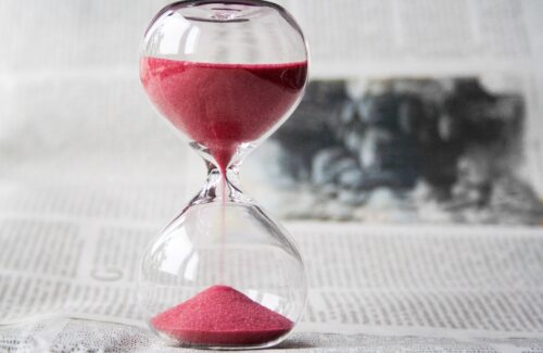 Autodichiarazioni per gli aiuti di Stato Covid, ci sono due mesi in più per l’invio telematico al Fisco: termine spostato al 31 gennaio 2023