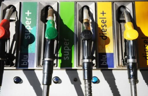 Faib-Confesercenti: “Benzina e gasolio tornano a sfiorare i 2 euro al litro, necessari 15 euro in più ogni pieno. Per i piemontesi una stangata da 450 milioni”. Il presidente Nettis: “Con il ritorno alle accise piene, nuove difficoltà per famiglie e imprese. E i benzinai guadagneranno di meno. Ma non si dovevano abbassare le tasse?”