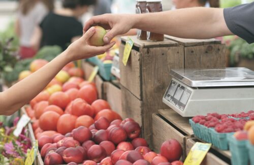 Consumi, Confesercenti: “Il caro-vita gela la spesa degli italiani, crescita in termini reali azzerata anche nel 2023”