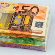 Inflazione, stime Istat: a novembre nessun aumento su base mensile e +1,4% su base annua. Confesercenti: “Sul processo di rientro continuano a pesare le tensioni sui prodotti energetici. Non bisogna abbassare la guardia”