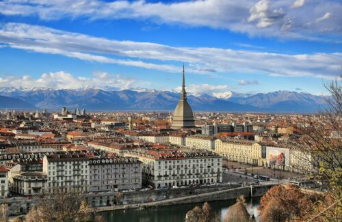 Weekend d’Ognissanti, Confesercenti: “Tanti turisti in Piemonte e a Torino: in regione alberghi occupati in media al 75%, ma nel capoluogo si va verso il tutto esaurito. Soddisfatti anche ristoratori (prenotazioni +10%) e guide turistiche (tour pienissimi)”