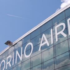 Confesercenti: “Caselle, ottimi risultati che confermano il momento eccezionale per il turismo a Torino e in Piemonte”. Il presidente Banchieri: “Istituzioni e privati si impegnino a sviluppare ulteriormente le attività dell’aeroporto”