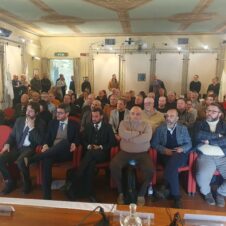 Benzinai, un futuro incerto fra precarizzazione contrattuale e sfide della nuova mobilità: questa mattina il convegno di Faib-Confesercenti Piemonte. Il presidente Enzo Nettis: “Un tavolo di concertazione fra le associazioni, il Comune di Torino, la Regione e le compagnie petrolifere”