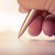 Agenti di commercio, firmato il nuovo Aec. Fiarc-Confesercenti: “Un risultato storico, dopo oltre 16 anni”. Miglioramenti signficativi su variazioni contrattuali, calcolo delle indennità di fine rapporto, vendite online