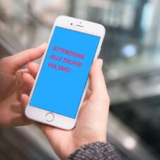Criptovalute, nuovo tentativo di truffa tramite sms: si chiede al destinatario di dichiararne il possesso entro una scadenza imminente fornendo un link che sfrutta il nome dell’Agenzia delle Entrate per apparire come regolare”